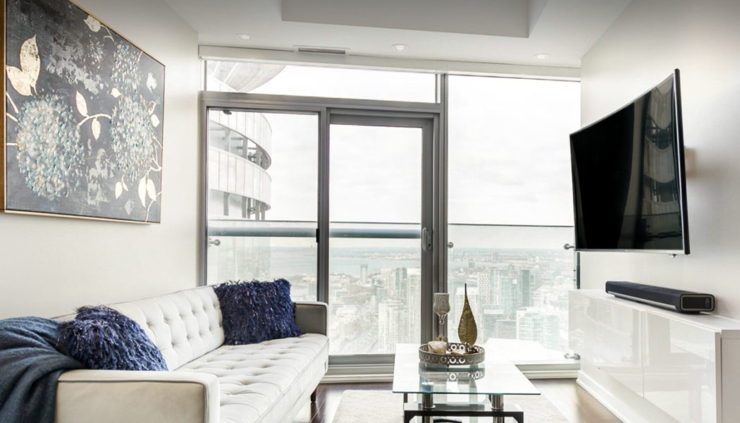 Travel Guide: 4 Toronto Airbnbs When You’re Visiting for a Music Festival or Concert