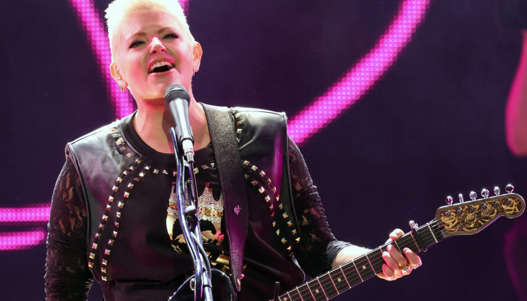 Watch The Chicks Cover Olivia Newton-John’s ‘Hopelessly Devoted to You’