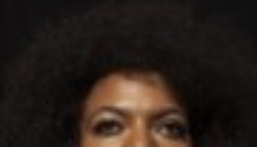 Allison Russell Put on Vocal Rest Due to Vocal Hemorrhage