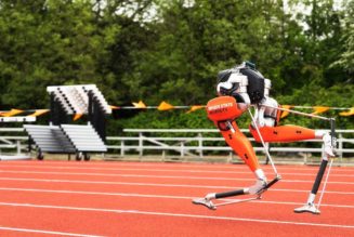 Bipedal robot sets 100 meter record