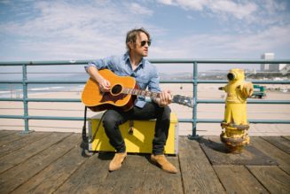 Chris Shiflett Rocks With Nashville Twang on ‘Born & Raised’