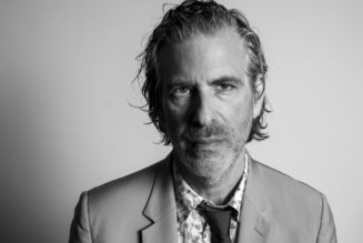 Moonage Daydream Shows the Rise and Fall of Ziggy Stardust