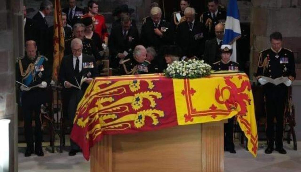 PHOTOS: Queen Elizabeth’s Coffin At Edinburgh
