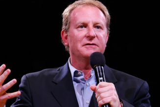 Robert Sarver Is Seeking Buyers for the Phoenix Suns and Mercury Franchises