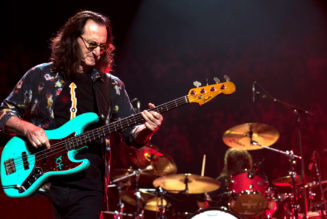 RUSH’s Geddy Lee and Alex Lifeson Perform with Dave Grohl, Chad Smith, and Danny Carey at Taylor Hawkins Tribute Show: Watch