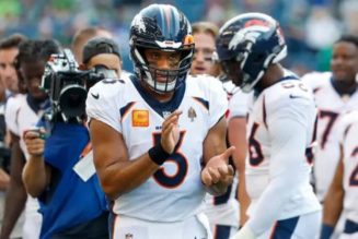 Russel Wilson Booed on Return to Seattle Sounders