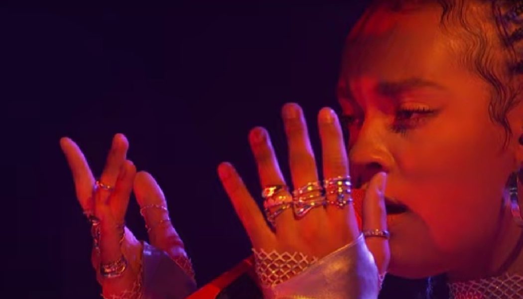 Sara James Tackles Kate Bush’s ‘Running Up That Hill’ on ‘AGT’ Finale