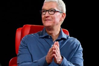 Tim Cook says ‘buy your mom an iPhone’ if you want to end green bubbles