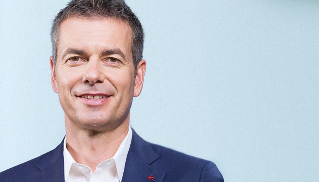 Warner Music Group Discloses Compensation for Incoming CEO Robert Kyncl