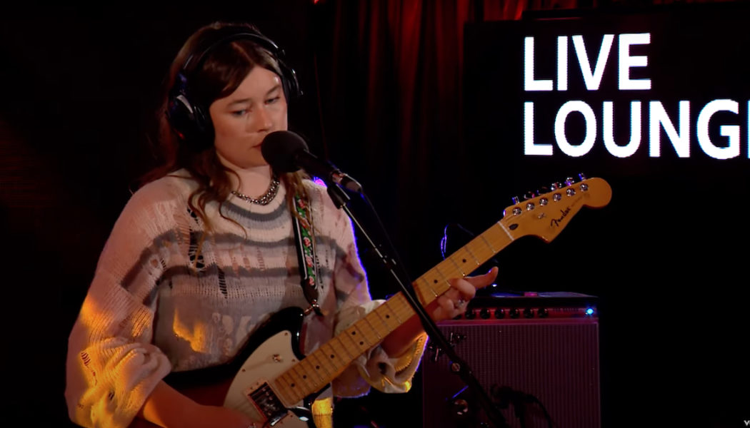 Wet Leg Give Steve Lacy’s “Bad Habit” a Post-Punk Revamp: Watch