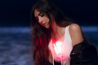 Weyes Blood Announces Tour and New Album, Shares New Song