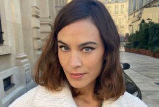 Alexa Chung’s Autumn-in-London Capsule Consists of 7 Easy Staples