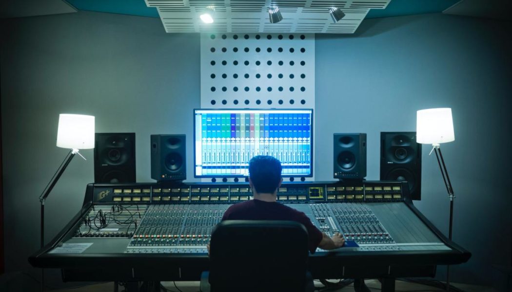 How Did Four Artists Release Music On the Same Day With the Same ’90s Sample?