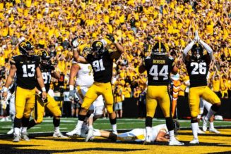 How To Bet On Iowa Hawkeyes vs Illinois Fighting Illini Player Prop Bets In Iowa | College Football Iowa Sports Betting