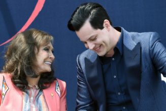 Jack White Pays Tribute to Loretta Lynn: “She Was Like a Mother Figure to Me”