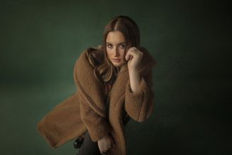 Rosa Linn Makes Hitting No. 1 a ‘Snap’ on Adult Alternative Airplay Chart