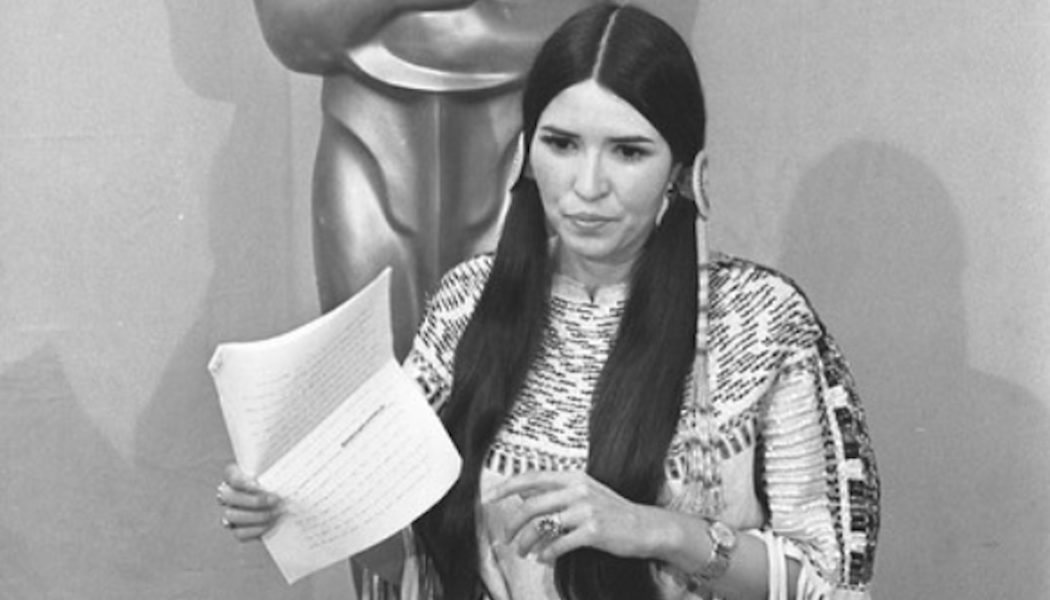 Sacheen Littlefeather, Who Stood in for Marlon Brando at 1973 Oscars, Dead at 75