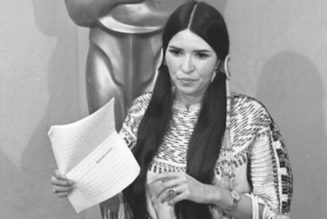 Sacheen Littlefeather, Who Stood in for Marlon Brando at 1973 Oscars, Dead at 75