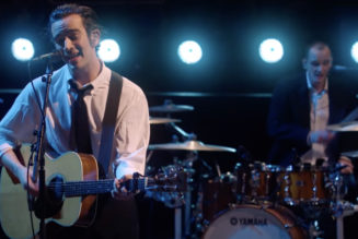 The 1975 Jam Out New Singles “Happiness” and “I’m in Love with You” on Jools Holland: Watch