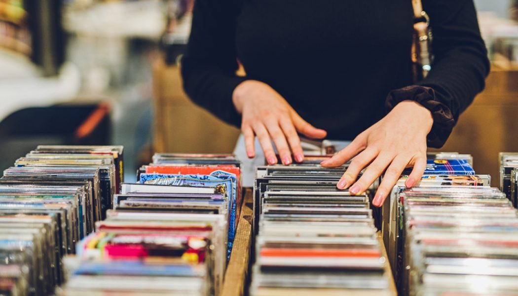 The CD Turns 40: How the ‘Shiny, Tiny’ Discs Took Over