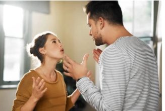 8 Signs You Are In Love With The Wrong Person