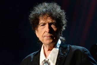 Bob Dylan Addresses Book Signature Controversy