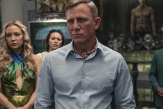 Everything Coming To and Leaving Netflix in December 2022