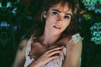 Suki Waterhouse on Her “Surreal” 2022 and What’s in Store for Her First Headlining Tour