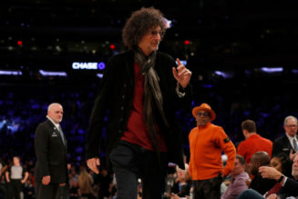 Ultra Rich Howard Stern Scolds Oprah For Showing Off Her Wealth: “There Are People Struggling Out There”