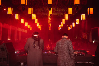 10 Photos That Capture the Jaw-Dropping Production of Time Warp