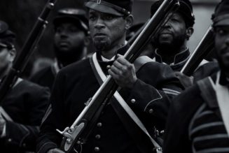 Apple is seriously screwing up its big play for an Oscar