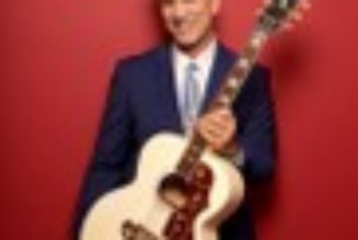 Chris Isaak’s Love of Holiday Music Runs Deep: Behind the Setlist Podcast