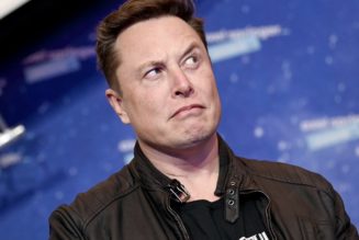 Elon Musk Booed for Five Minutes After Being Brought Out By Dave Chappelle