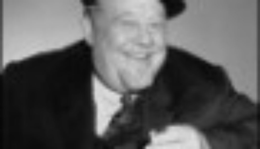 Here Are the Lyrics to Burl Ives’ ‘A Holly Jolly Christmas’