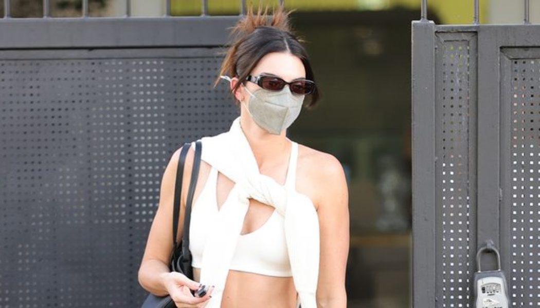 Kendall Jenner Just Started a New Legging-Outfit Trend That’ll Be Big in 2023