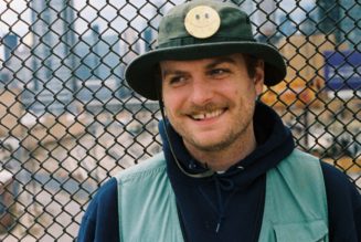 Mac DeMarco Covers “It’s Beginning to Look a Lot Like Christmas”: Watch