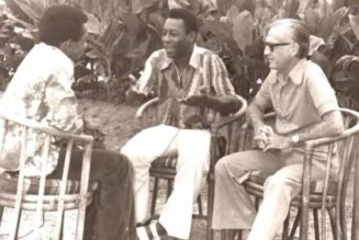 PHOTO: Throwback To When Late Broadcaster, Yinka Craig, Interviewed Football Legend, Pele