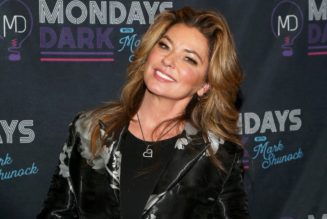 Shania Twain Opens Up About ‘How Good It Felt’ Posing Topless: ‘I‘m Comfortable in My Own Skin’