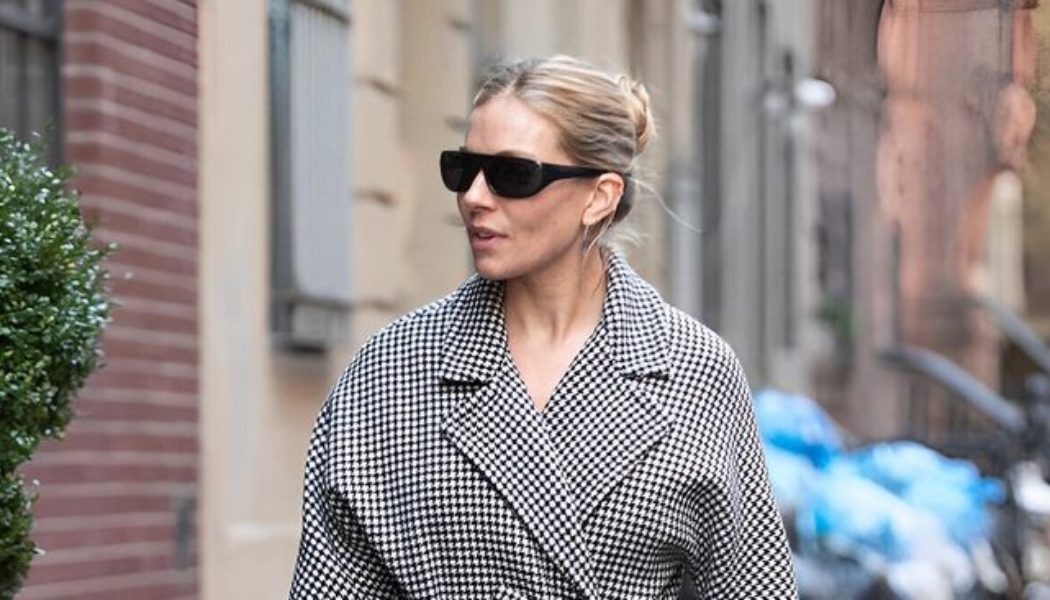 Sienna Miller Just Wore the Classy Coat Trend I Always See in Paris