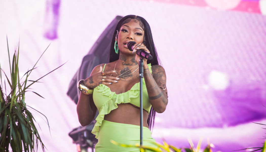 Summer Walker Responds To Being Dragged For Seeking “White Or Gay” Assistant