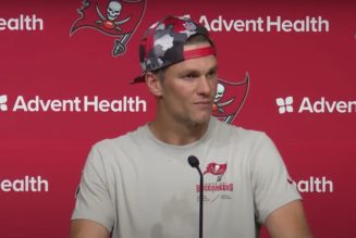 Tom Brady gives sarcastic response to Jalen Hurts stats at press conference