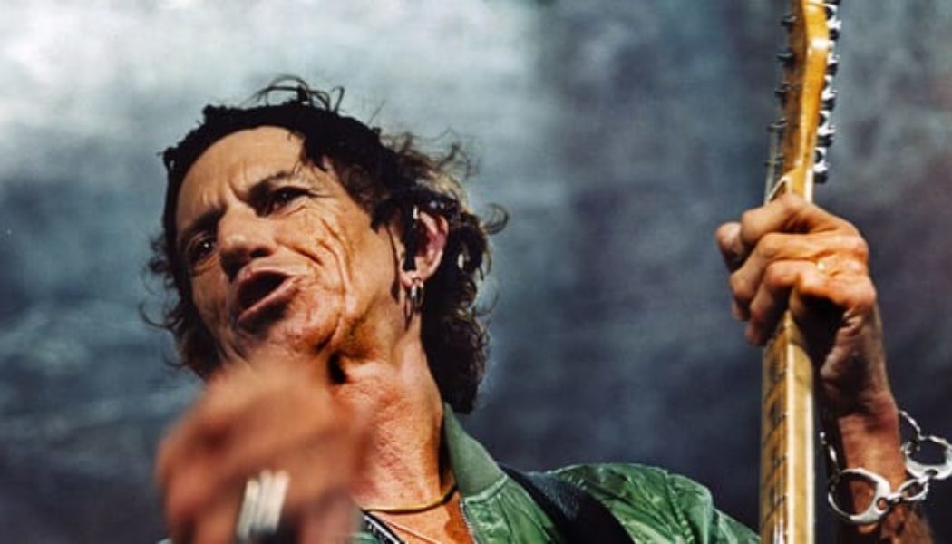 Watch Rolling Stones Co-Founder Keith Richards Create Ambient Electronic Music
