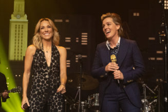 Brandi Carlile Covers Sheryl Crow’s “If It Makes You Happy” at ACL Hall of Fame: Exclusive