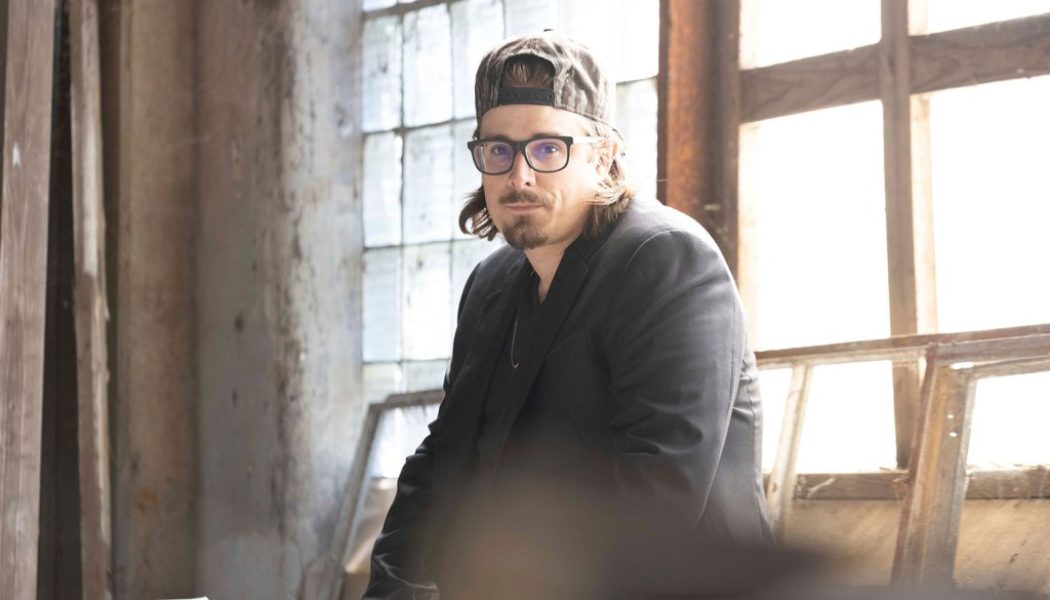 Here Are the Lyrics to HARDY’s ‘Wait in the Truck’ Feat. Lainey Wilson