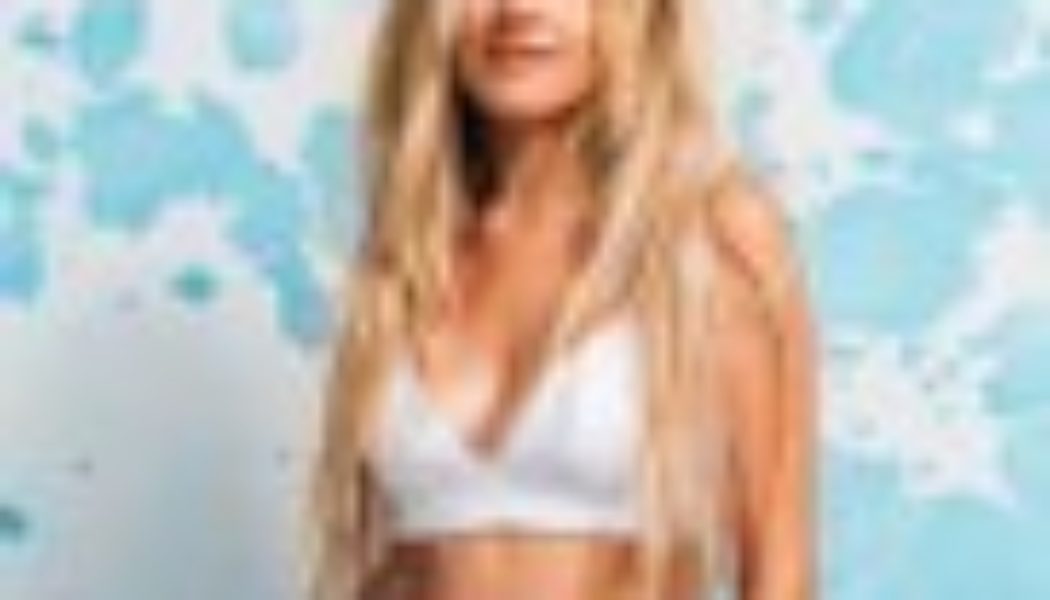 Here’s Why Some Fans Think Kelsea Ballerini Is Dating ‘Outer Banks’ Actor Chase Stokes