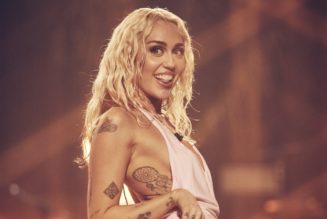 Miley Cyrus Blooms at No. 1 In Australia With ‘Flowers’