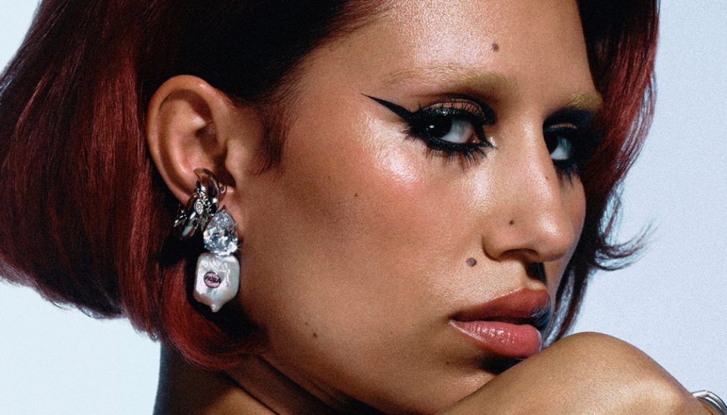 Raye Eyes First U.K. No. 1 With ‘Escapism’