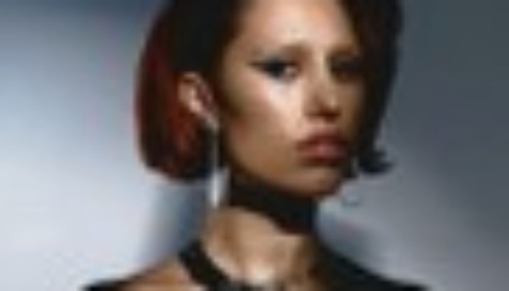 Raye, Taylor Swift Reign Over U.K. Charts