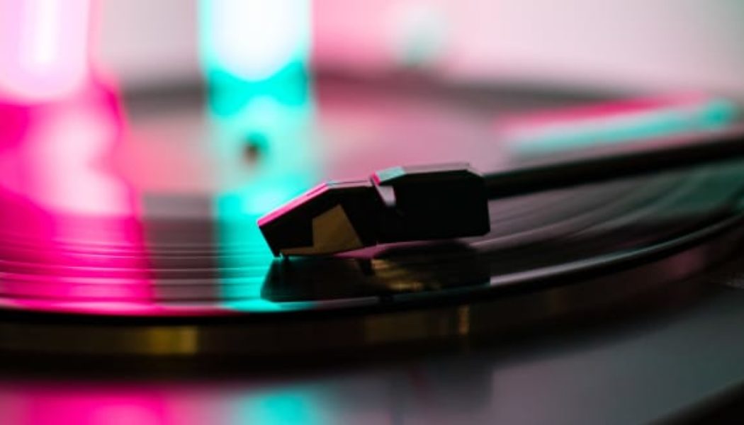 Researchers Print the World’s Smallest Vinyl Record With Nanoscopic Accuracy