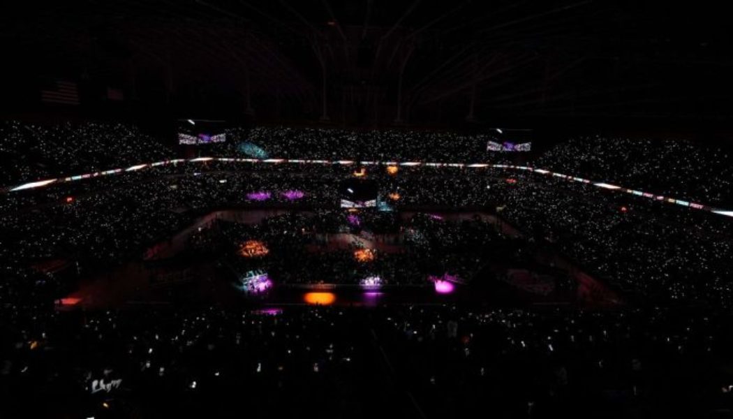 Spurs Smash NBA Single Match Attendance Record At Alamodome